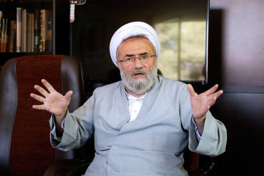 مسیح مهاجری خطاب به قالیباف: ایراد روحانی این است که در برابر زورگویی مجمع نایستاد