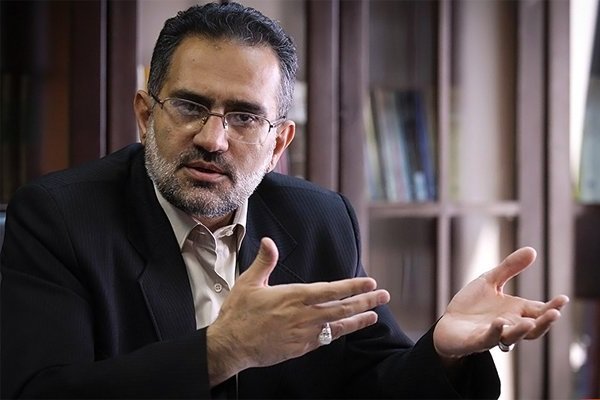 حسینی، معاون پارلمانی رئیس جمهور: شعار انقلاب نه شرقی، نه غربی بود، اما نه شرقی، شوروی مارکسیست بود که فروپاشید؛ امروز روسیه در سوریه در کنار ماست
