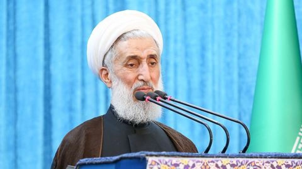 واکنش روزنامه جمهوری اسلامی به خطبه های نماز جمعه تهران: معلوم نیست مردم ایران چه گناهی کرده‌اند که عده‌ای ناکارآمدی‌ها را به گردن آنها می‌اندازند!