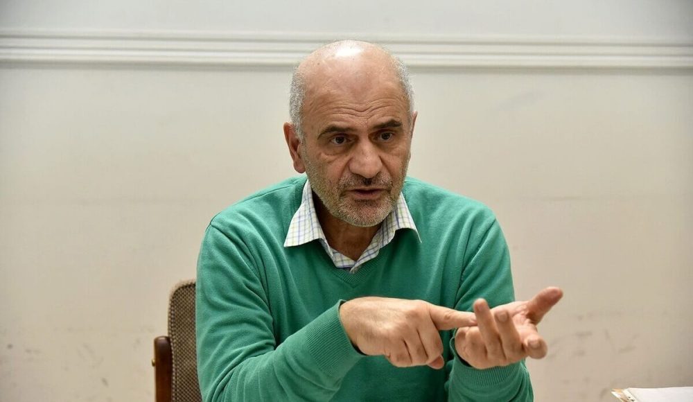 فرشاد مومنی: از سال 1369 تا امروز، تمام سیاست های اقتصادی اتخاذ شده با شکست مواجه شده اند