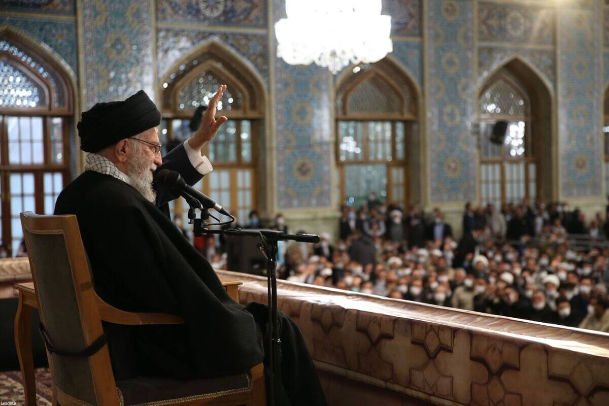 رهبر انقلاب: حضور در جنگ اوکراین را رد می‌کنیم