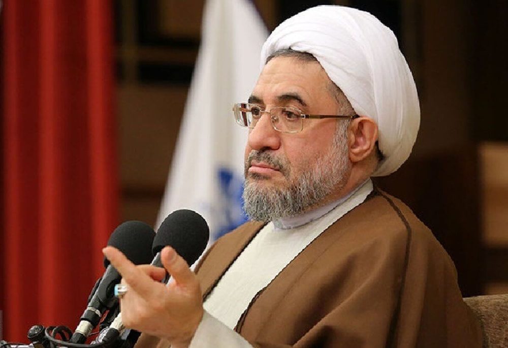 آیت‌الله محسن اراکی: زن بی‌حجاب، در بند شهوت دیگران و ارضای آنان است/ بی‌حجابی، کرونای معنوی است