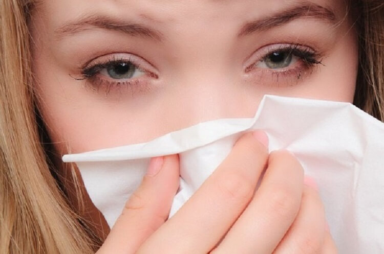 آبریزش بینی؛ علل و راههای درمان آن آبریزش بینی؛ علل و راههای درمان آن