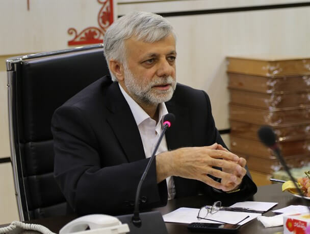 موسوی رادیکال و خاتمی وسط باز است