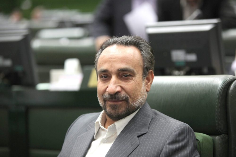 اختلاف دولت و مجلس بر سر لایحه بودجه دعوای زرگری است/ برگرداندن بودجه یک بازی سیاسی است تا به مردم بگویند هدف ما کمک به شما بود