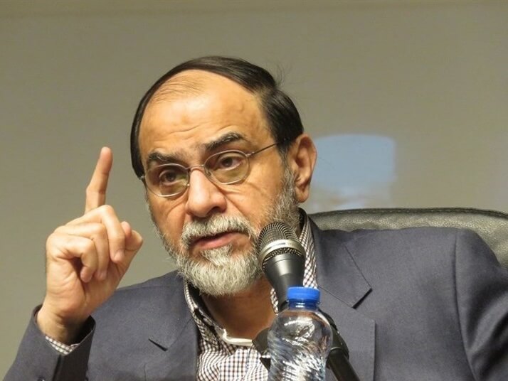 رحیم‌پور ازغدی: عده‌ای بعد از انقلاب خانم خوبی شدند و زلیخا شدند، ولی در قضایای اخیر لباس‌ خود را هم درآوردند