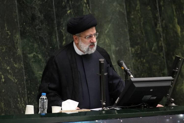 رئیسی: رشد اقتصادی یک دهه تعطیل بود، اما در سال ۱۴۰۱ بیش از ۱۴ درصد رشد اقتصادی داشتیم