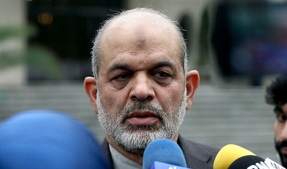 وزیر کشور: هویت انتحاریهای حادثه کرمان مشخص شد وزیر کشور: هویت انتحاریهای حادثه کرمان مشخص شد