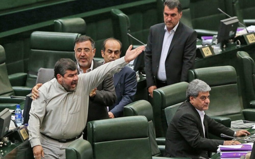 کشور را چگونه می‌توان از دست افراطی‌ها نجات داد؟
