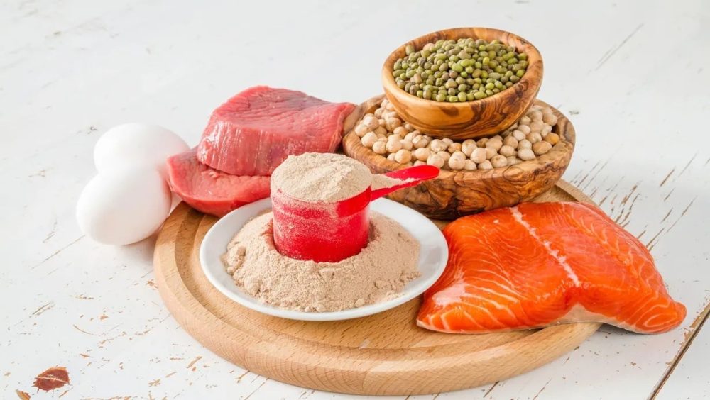 چه مقدار دقیق باید پروتئین بخوریم