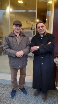 ” هرکس در این سرا در آید ، نانش دهید و از ایمانش مپرسید .”
