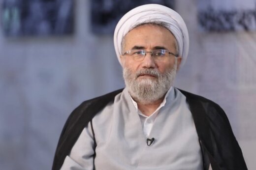 مسیح مهاجری: تا وقتی تکلیف واعظ توهین‌کننده به پیامبر و قضیه باغ ازگل را روشن نکنید، نمی‌توانید جامعه را ملتزم به دین و حجاب کنید
