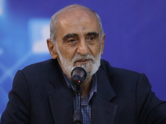 انتقاد شدیداللحن حسین شریعتمداری از لایحه‌ی حجاب: پول بده و کشف حجاب کن! - بهتر است که این طرح از اساس کنار گذاشته شود