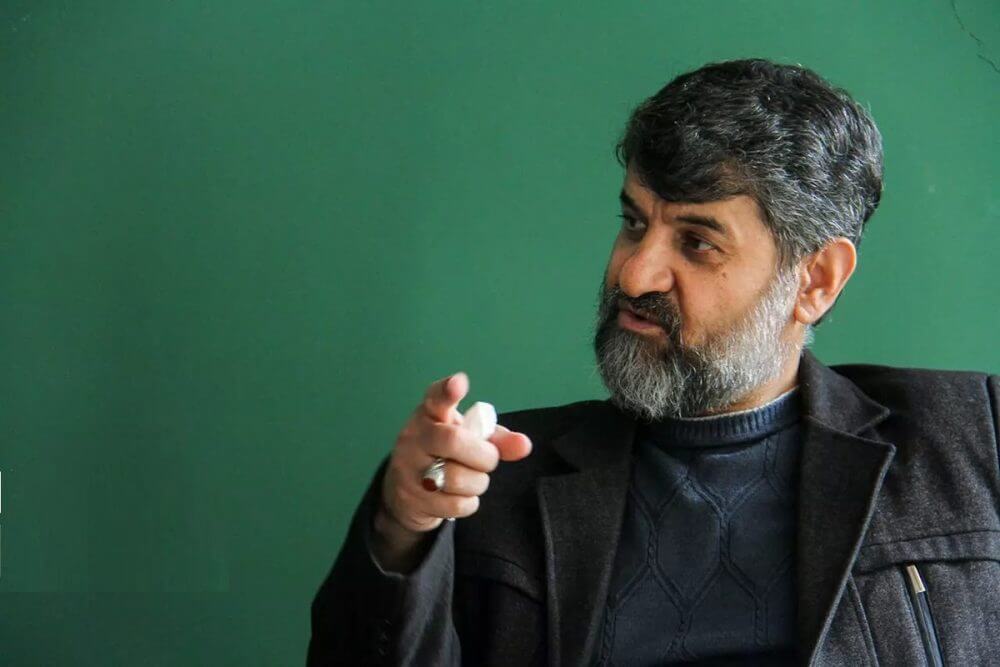 اولین واکنش یک روزنامه اصولگرا به موضوع مهدی نصیری: او مهره تاج زاده است اولین واکنش یک روزنامه اصولگرا به موضوع مهدی نصیری: او مهره تاج زاده است