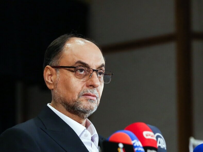 واکنش تند وحید حقانیان به خبرگزاری حامی قالیباف: ترس‌شان شکست کاندیدای مدنظرشان است - اینها از بودجه نظامی کشور ارتزاق می‌کنند