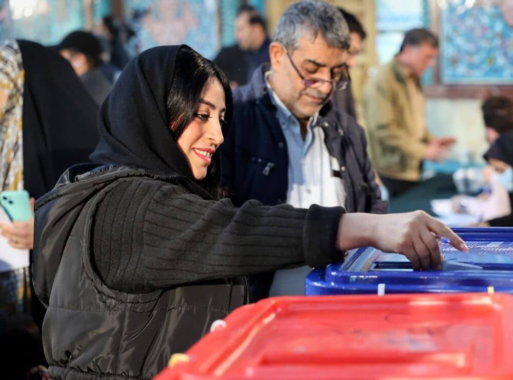 نتیجه نظرسنجی ایسپا: ۳۹ درصد مردم معتقدند با آمدن رئیس‌جمهورِ جدید وضعیت کشور بهتر خواهد شد – ۱۶ درصد هم فکر می‌کنند وضعیت بدتر خواهد شد / ۲۲ درصد نیز معتقدند فرقی نخواهد کرد