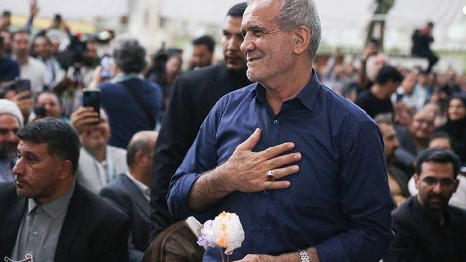 به پیر و پیغمبر من مثل شما هستم؛ همون آدمم؛ هیچ اتفاقی نیفتاده! به پیر و پیغمبر من مثل شما هستم؛ همون آدمم؛ هیچ اتفاقی نیفتاده!