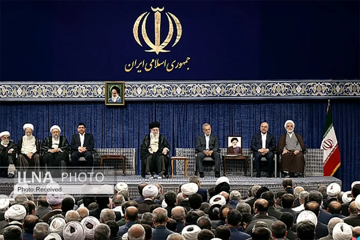 برگزاری مراسم تنفیذ حکم ریاست جمهوری از سوی رهبر انقلاب