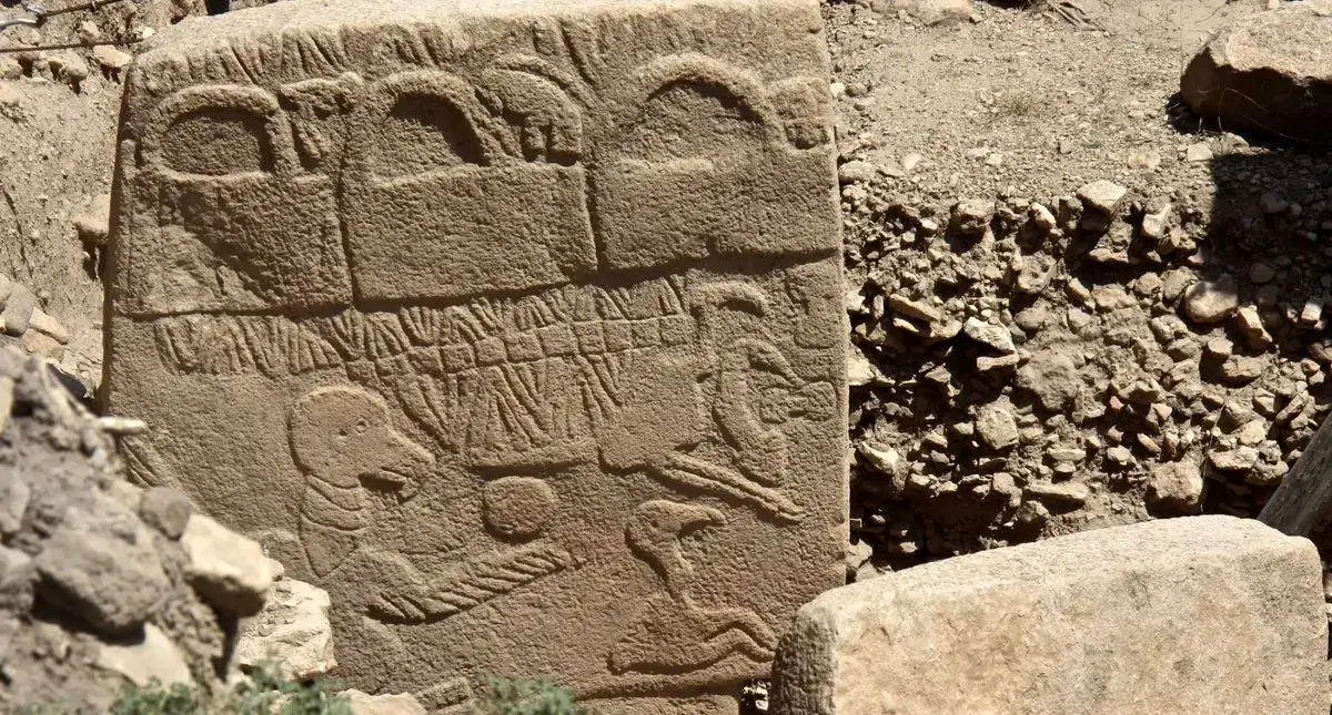 قدیمیترین تقویم جهان در معبد ۱۳ هزار ساله کشف شد قدیمیترین تقویم جهان در معبد ۱۳ هزار ساله کشف شد
