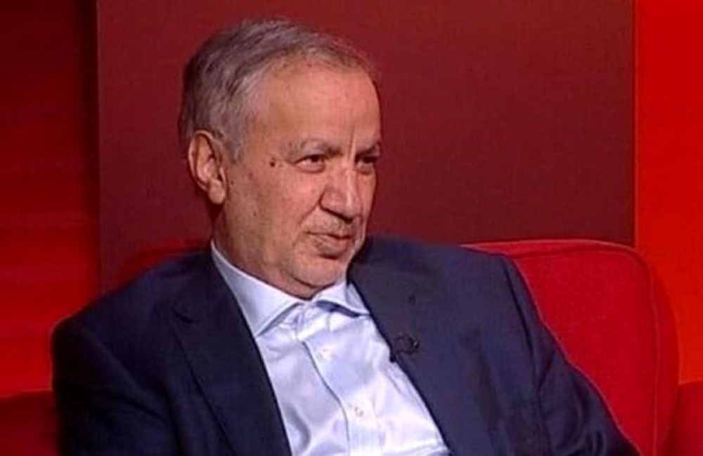 مهاجرانی: پزشکیان دو گوش افراطیون پایدارى را برید و گذاشت کف دستشان!