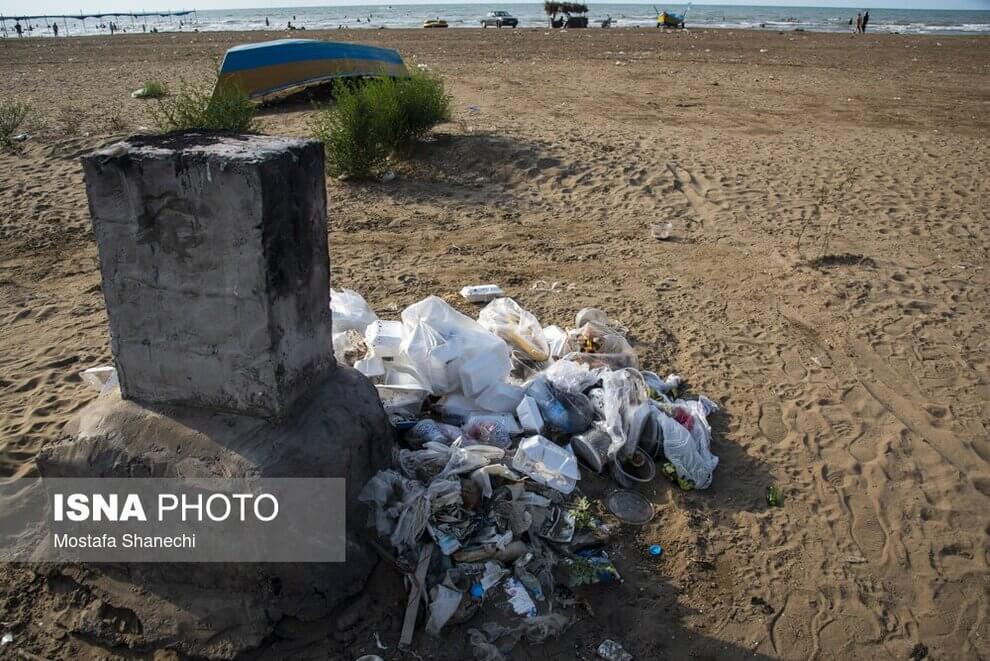 معضل انباشت زباله در ساحل دریای خزر
