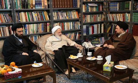 محبت سرشار آیت‌الله العظمی محفوظی به امام در سالهای غربت و ایام سختی همواره در یادها باقی است