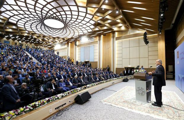 پزشکیان: حرف درست را بدون نگاه به چپ و راست، مذهبی و غیرمذهبی می‌پذیریم