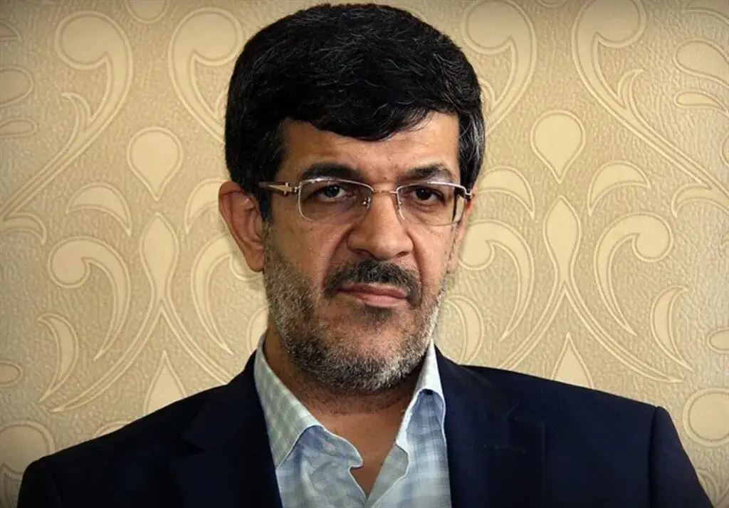 استاندارن دولت چهاردهم در یک نگاه