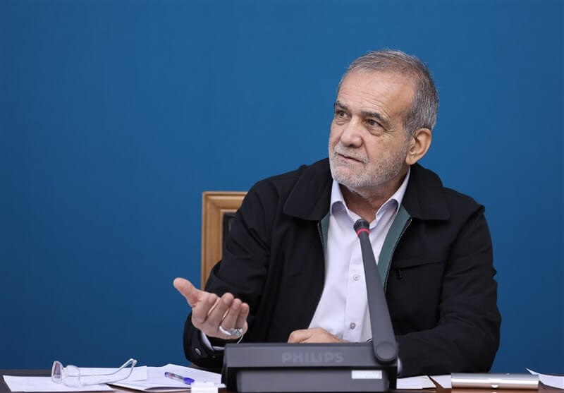 پزشکیان: خیانتی بالاتر از این نیست که به خاطر روابط و دوستی، کسانی را بر سر کار بیاوریم که شایستگی و تجربه کافی برای آن کار را ندارند