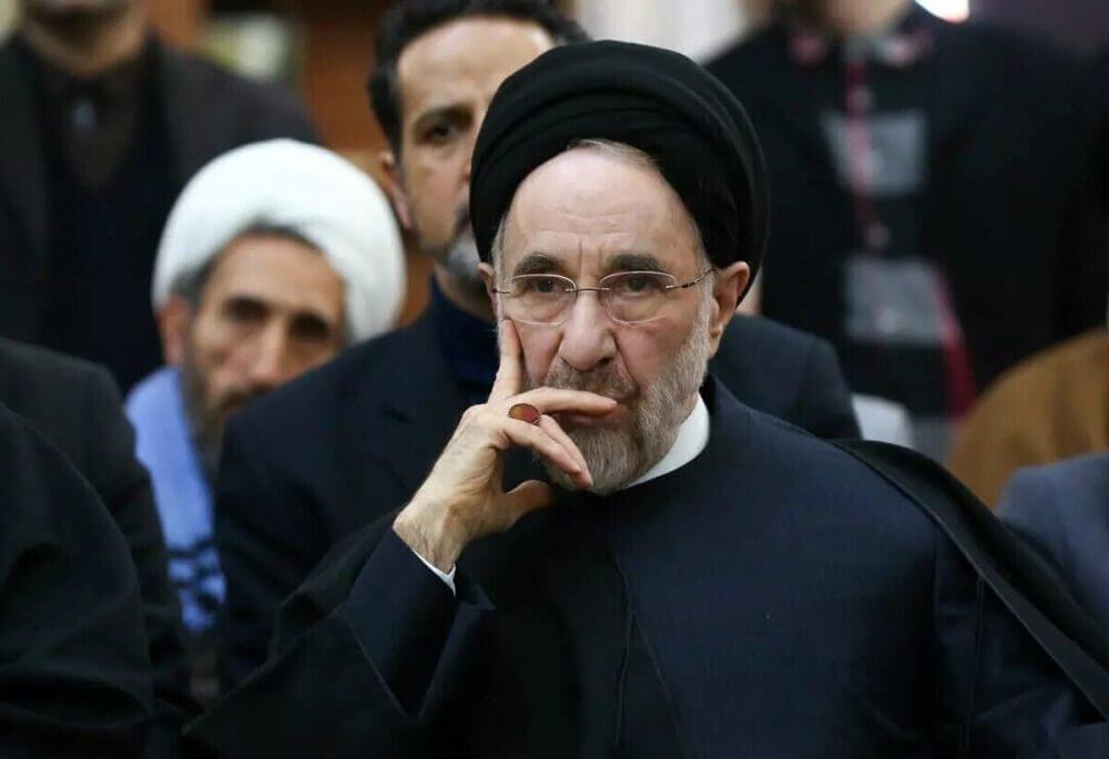 حمله کیهان به اظهارات خاتمی درباره لزوم «تعامل با دنیا» : او کارچاق‌کن ترامپ است
