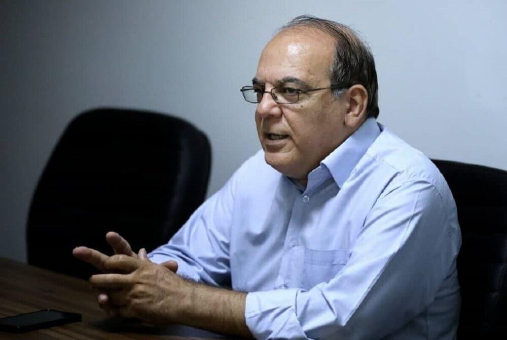 عباس عبدی: نمی‌توان پذیرفت فساد ۳.۷ میلیارددلاری دولت سیزدهم بدون تایید مقامات سیاسی صورت گرفته باشد