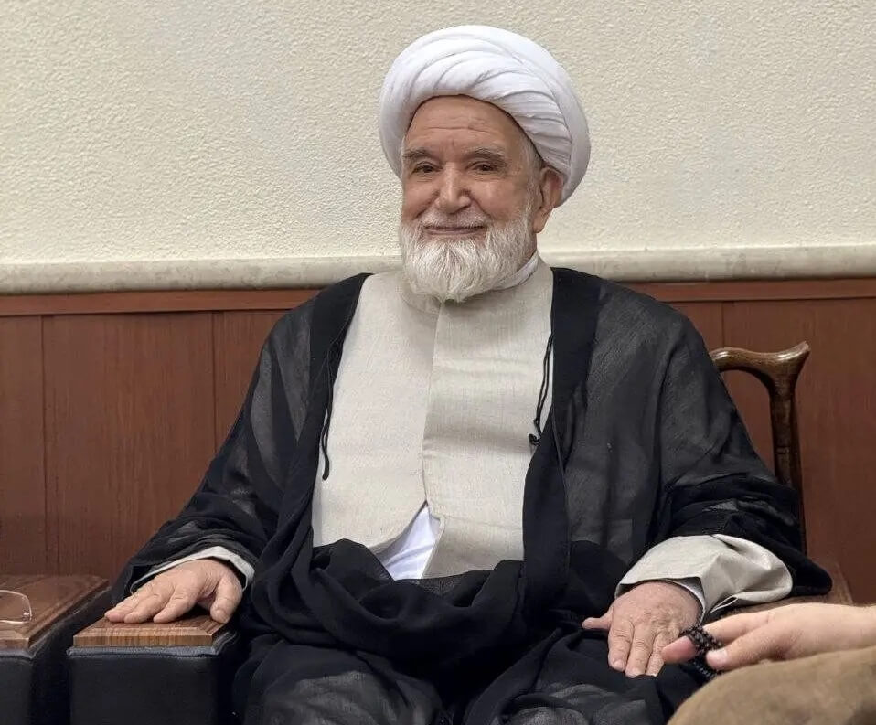 حمله روزنامه اصولگرا به مهدی کروبی: او همچنان در توهمات گذشته سیر میکند - بیانیه اخیر او در راستای ایجاد بحرانی تازه طراحی شده حمله روزنامه اصولگرا به مهدی کروبی: او همچنان در توهمات گذشته سیر میکند - بیانیه اخیر او در راستای ایجاد بحرانی تازه طراحی شده