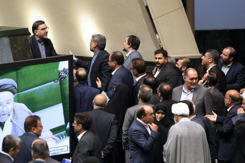 بیانیه تند فراکسیون نمایندگان اهل سنت در واکنش به برنامه سیمای خانواده بیانیه تند فراکسیون نمایندگان اهل سنت در واکنش به برنامه سیمای خانواده