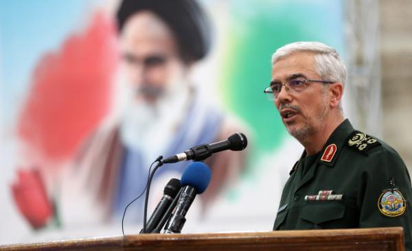 سرلشکر باقری: با جامعه در حال تحول نمی‌شود با باتوم برخورد کرد؛ ما نیاز به تدبیر داریم
