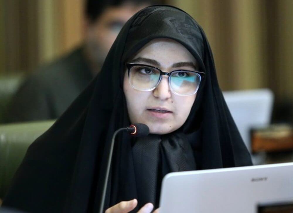 نرجس سلیمانی، عضو شورای شهر تهران: زاکانی که توفیق نیافتن را به بی‌غیرتی و ناتوانی تعبیر می‌کند چه‌طور عملکرد خودش را توضیح می‌دهد؟ / رویکرد مدیریتی مورد ادعا در برنامه زاکانی در چهار سال گذشته مانند کاریکاتور است - بزرگی سراسر به گفتار نیست، دو صد گفته، چون نیم کردار نیست
