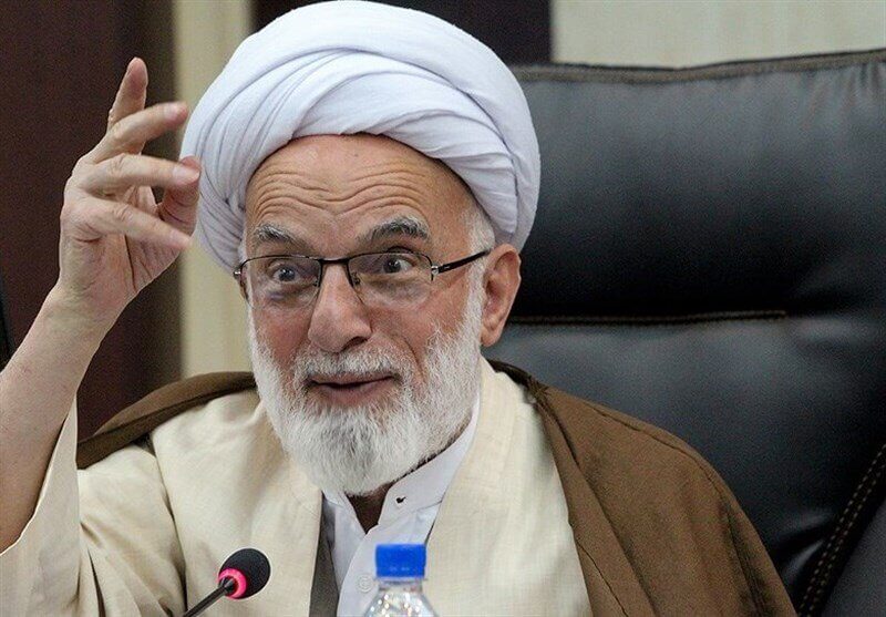 تصمیم مذاکره غیرمستقیم با آمریکا صددرصد حکیمانه بود- این تصمیم، کشور را در برابر بسیاری از توطئه‌ها و نقشه‌های شیطانی بیمه می‌کند
