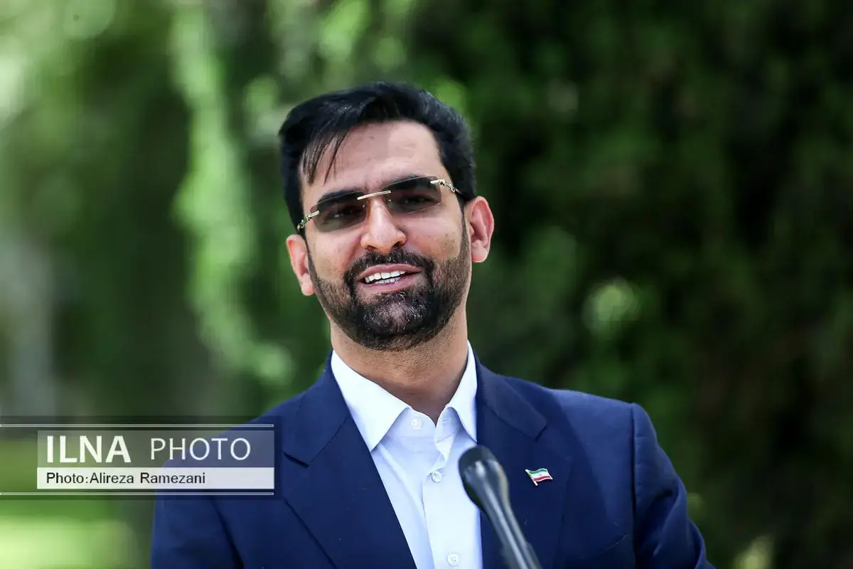 مشکل کشور با شمشیر تندروهای مجلس حل نمی‌شود، به تیغ جراح ماهر نیاز دارد