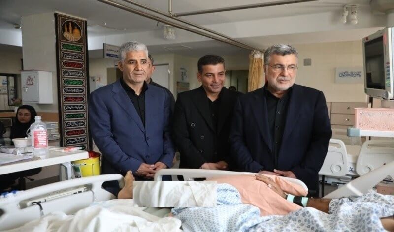 وزیر بهداشت: در حملات رژیم صهیونیستی، تاکنون نزدیک به ۷۰۰ نفر از شهروندان غیرنظامی شهید شده‌اند - ۵ هزار شهروند هم مجروح شدند / ۱۸ نفر از اعضای کادر سلامت، از جمله ۶ پزشک نیز جان خود را در مسیر خدمت از دست داده‌اند - ۷ بیمارستان و ۱۱ آمبولانس هدف حمله قرار گرفتند
