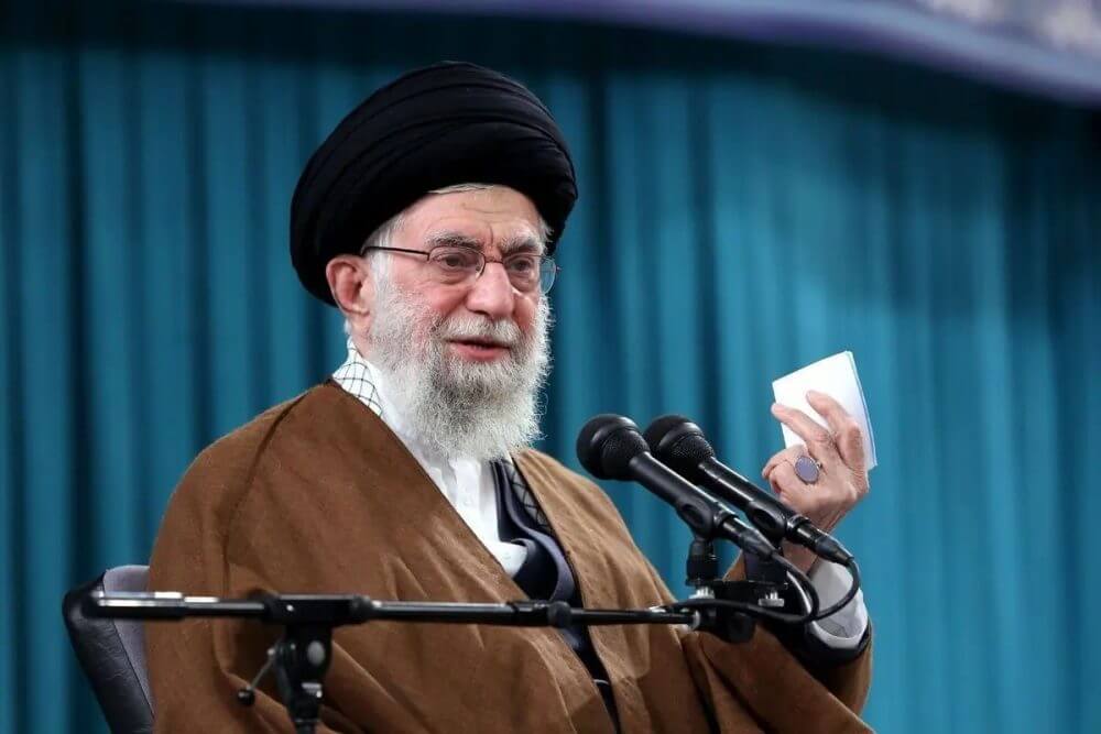 ایران در هیچ میدانی به صورت طرف ضعیف حاضر نخواهد شد؛ چه در میدان دیپلماسی و چه در نظامی، هر گاه وارد شویم، با دست پُر وارد خواهیم شد