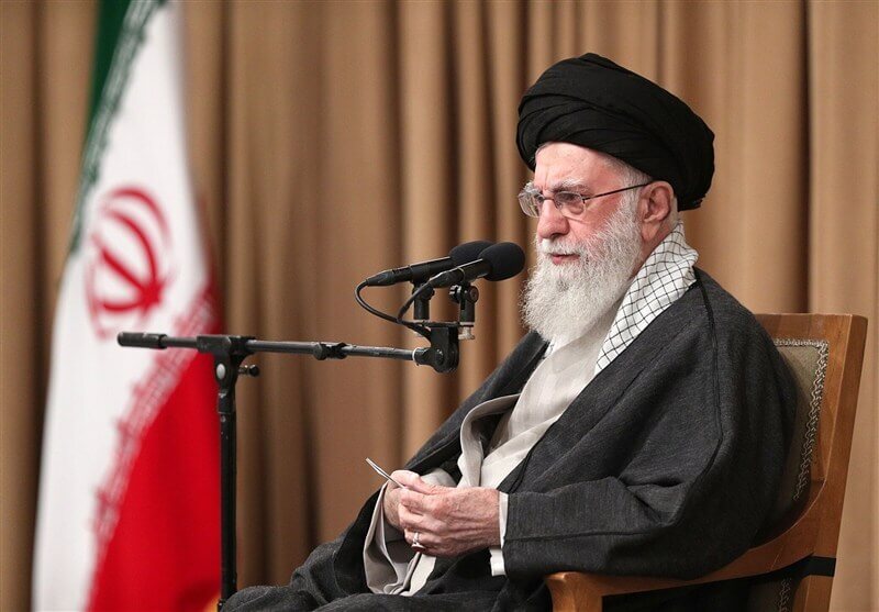مذاکرات با آمریکا نه تنها سودی ندارد بلکه در شرایط فعلی ضرر‌هایی هم برای کشور دارد