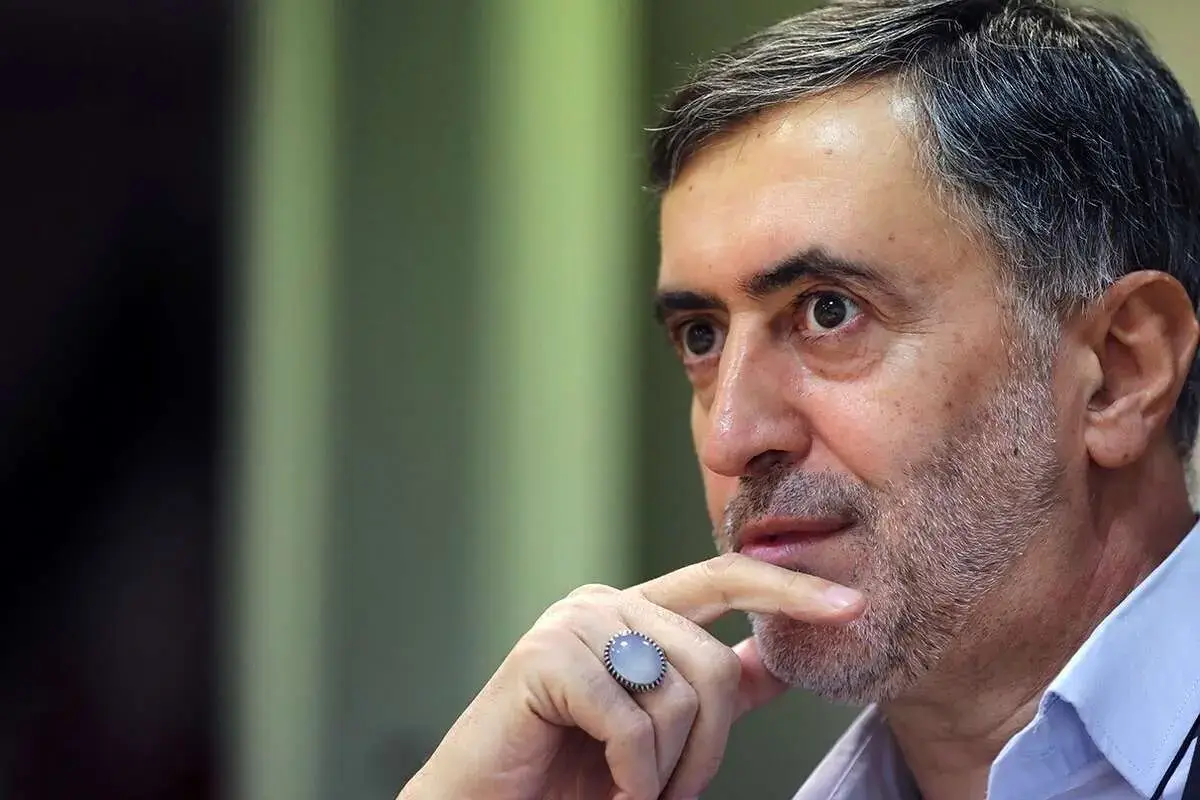 انتقاد از افرادی که به پزشکیان توصیه می‌کنند با ترامپ دیدار کند
