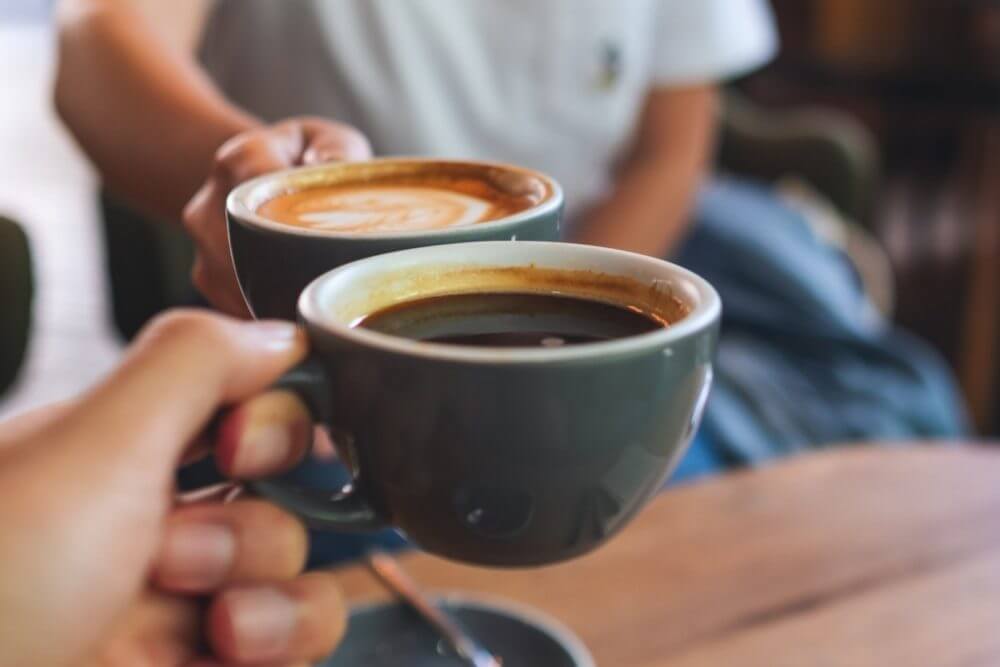 چرا نباید با معده خالی قهوه بخوریم؟