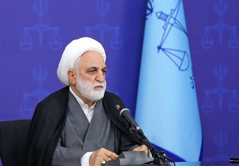به بهانه اقتضائات جنگی، مجوز عدول از شرع و قانون صادر نشود / اصل ۲۵ قانون اساسی ناظر بر ممنوع بودن تجسس مگر به حکم قانون، در شرایط جنگی نیز باید رعایت شود؛ این اصل تعطیل‌‎پذیر نیست